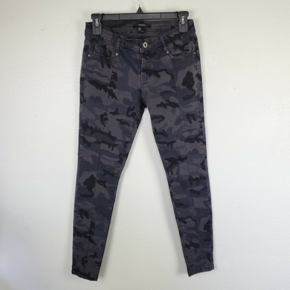 Forever 21 skinny jeans 
Sz S 
Camo